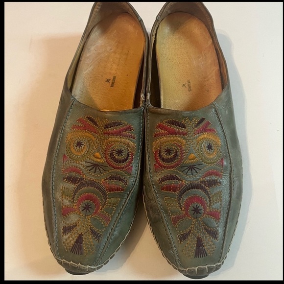 Pikolinos Embroidered Leather Driving Moccasins in Sz 41 or U. S. 10.5/11 - Picture 2 of 10